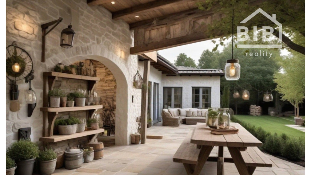 REZERVOVANÉ PREDAJ pozemok so starším domom, Ostrov