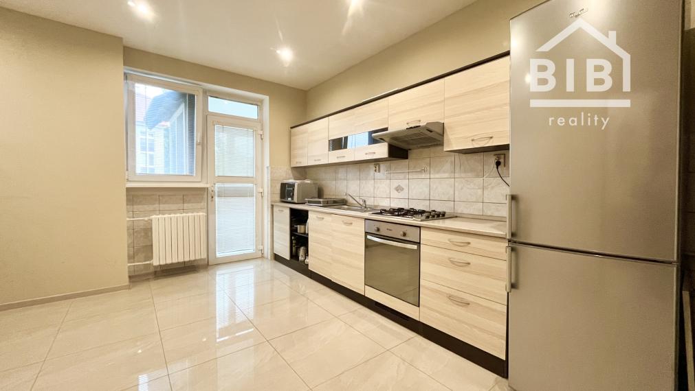 PREDAJ priestranný 4-izbový byt Pieštany - Nálepkova