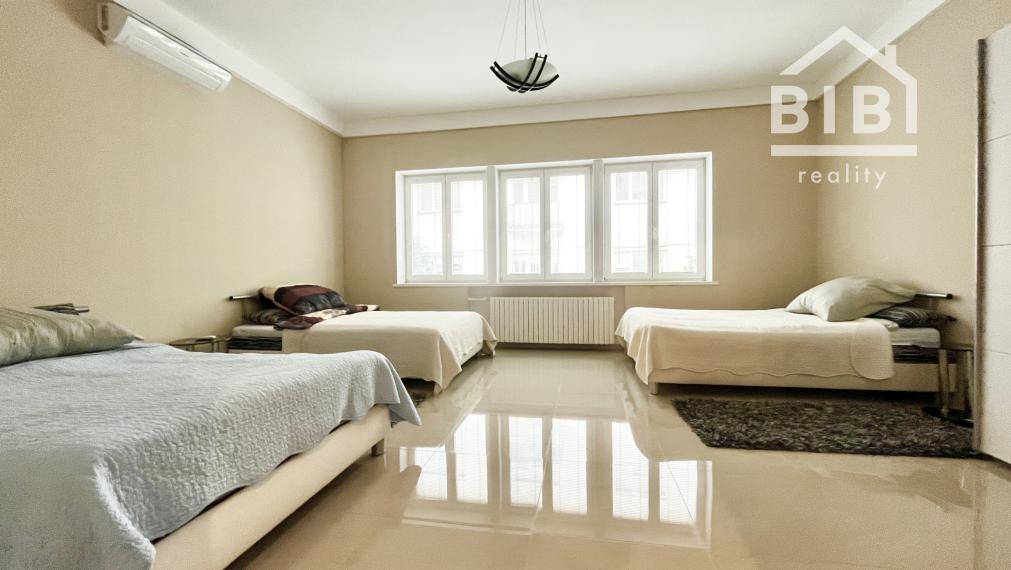 PREDAJ priestranný 4-izbový byt Pieštany - Nálepkova