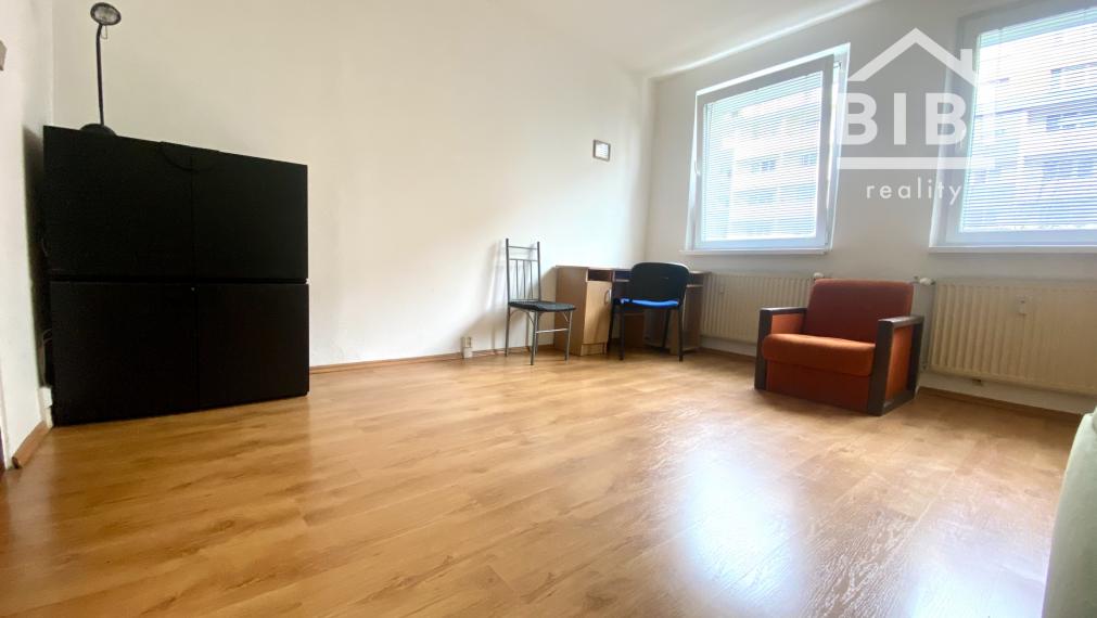 PRENÁJOM veľký 3i byt Bratislava, Karlova Ves, ul. Beniakova