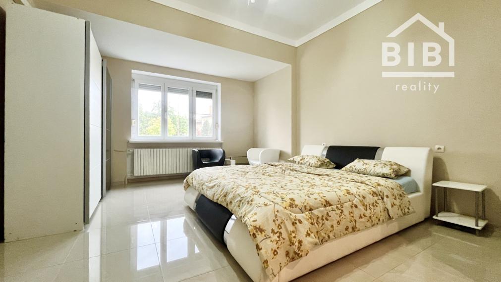 PREDAJ priestranný 4-izbový byt Pieštany - Nálepkova