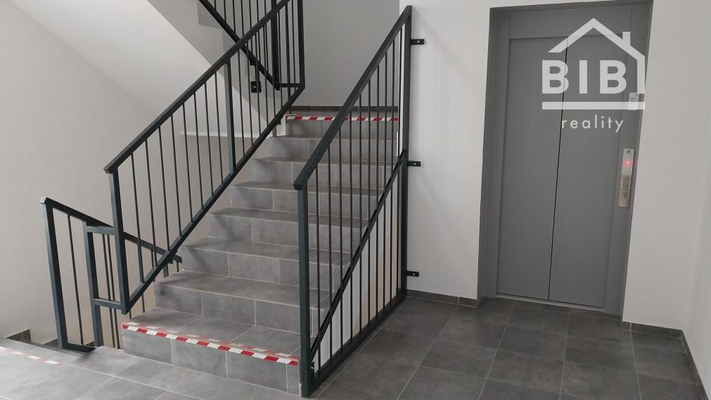 PREDAJ 2-izbový byt v novostavbe v Chtelnici