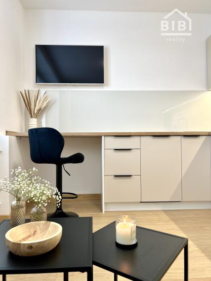 PREDAJ Exkluzívny byt, MnV so záhradkou, kompletná rek.