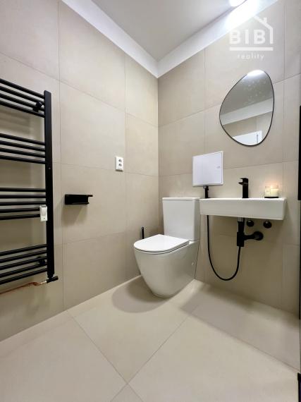 *REZERVOVANÉ*Exkluzívny byt, garsónka NMnV so záhradkou, kompletná rek.