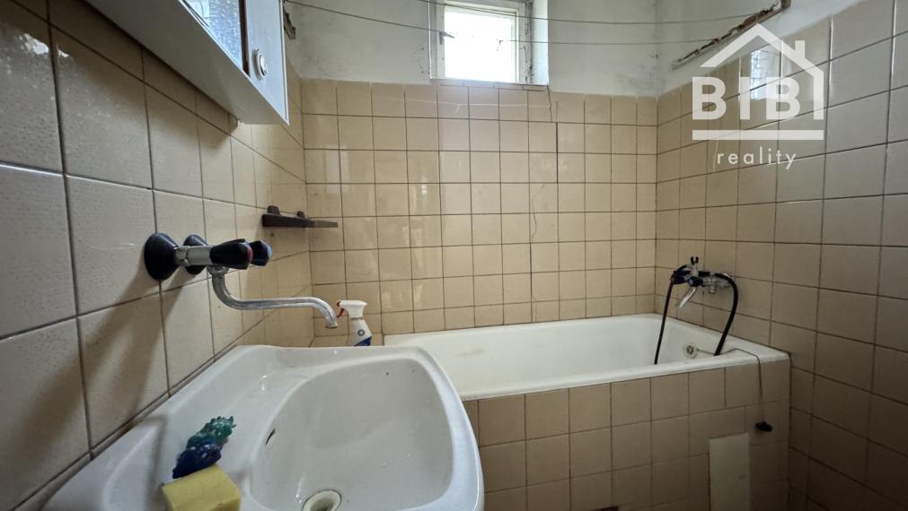 REZERVOVANÉ PREDAJ starší rodinný dom Vrbovce