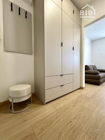 Exkluzívny byt, garsónka NMnV so záhradkou, kompletná rek.