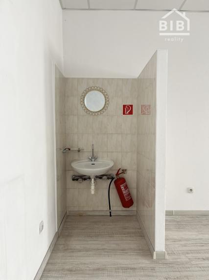 PRENÁJOM obchodné priestory, Piešťany - centrum