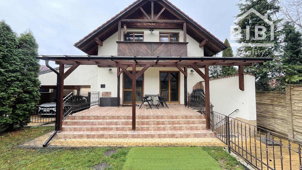 PREDAJ priestranný 4-izbový rodinný dom, Sokolovce