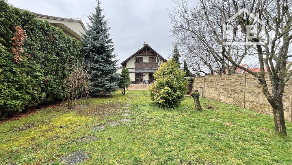 PREDAJ priestranný 4-izbový rodinný dom, Sokolovce