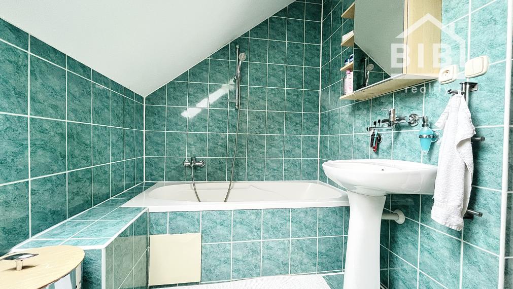 PREDAJ priestranný 4-izbový rodinný dom, Sokolovce