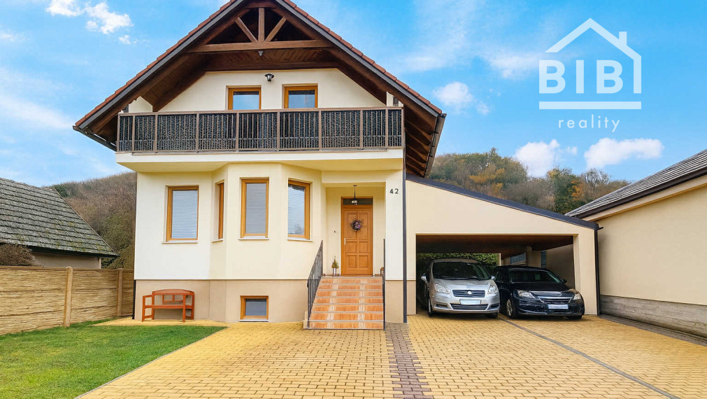 PREDAJ priestranný 4-izbový rodinný dom, Sokolovce