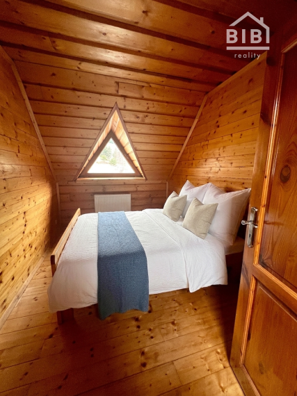 PREDAJ Chata s jazerom a pozemkami 121 000 m2