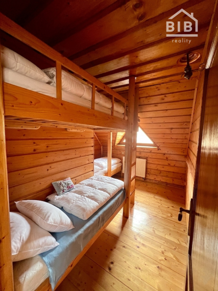 PREDAJ Chata s jazerom a pozemkami 121 000 m2