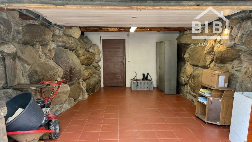 PREDAJ Chata s jazerom a pozemkami 121 000 m2