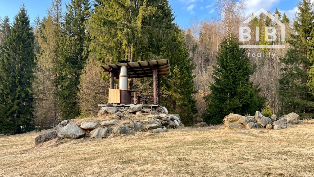 PREDAJ Chata s jazerom a pozemkami 121 000 m2