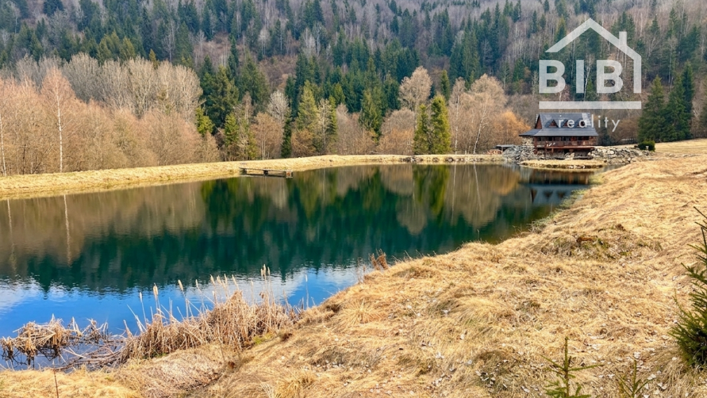 PREDAJ Chata s jazerom a pozemkami 121 000 m2