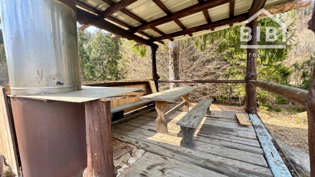 PREDAJ Chata s jazerom a pozemkami 121 000 m2