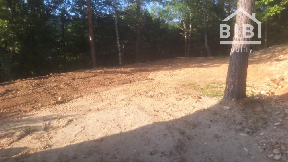 PREDAJ stavebný pozemok Omšenie