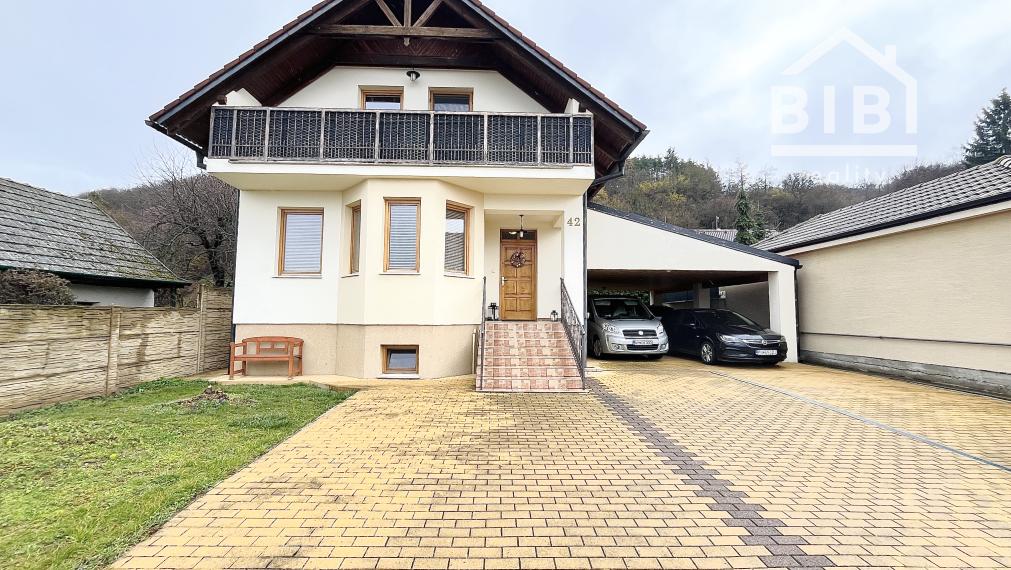 PREDAJ priestranný 4-izbový rodinný dom, Sokolovce