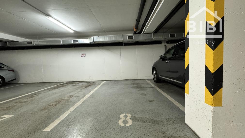 PREDAJ Garážové parkovacie miesto Piešťany Gallery Q8
