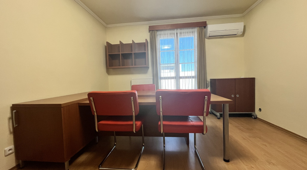 PRENÁJOM Kancelárske priestory, Piešťany - centrum