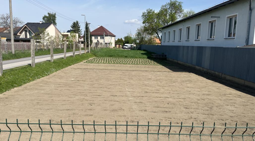 PREDAJ pozemok Drahovce