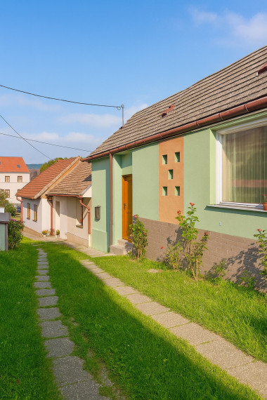 PREDAJ rodinný dom Brezová pod Bradlom