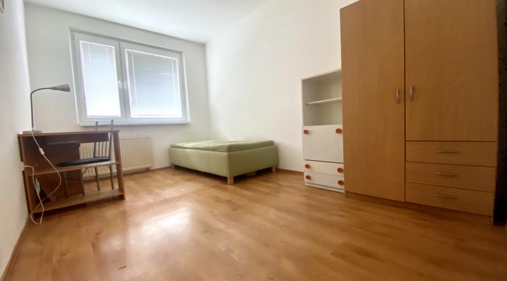 PREDAJ veľký 3izb byt, Bratislava, Dlhé Diely, ul. Beniakova