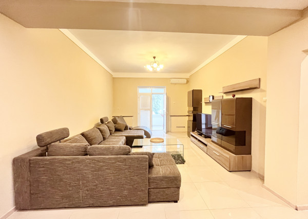 PREDAJ priestranný 4-izbový byt Pieštany - Nálepkova