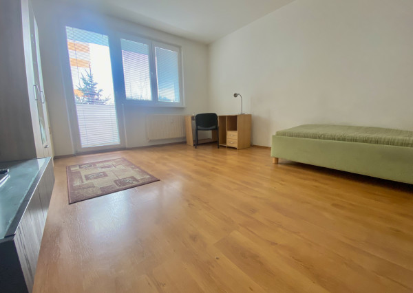 PRENÁJOM veľký 3i byt Bratislava, Karlova Ves, ul. Beniakova