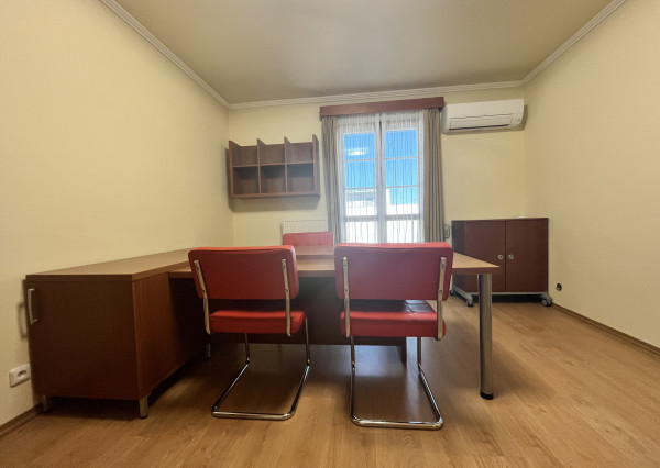 PRENÁJOM Kancelárske priestory, Piešťany - centrum