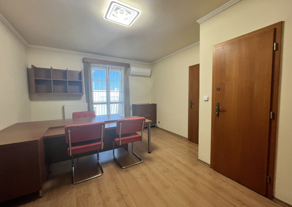 PRENÁJOM Kancelárske priestory, Piešťany - centrum