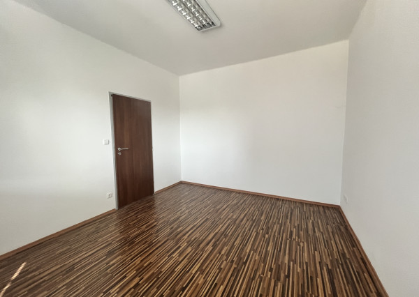 PRENÁJOM kancelária, Piešťany - Kukučínova