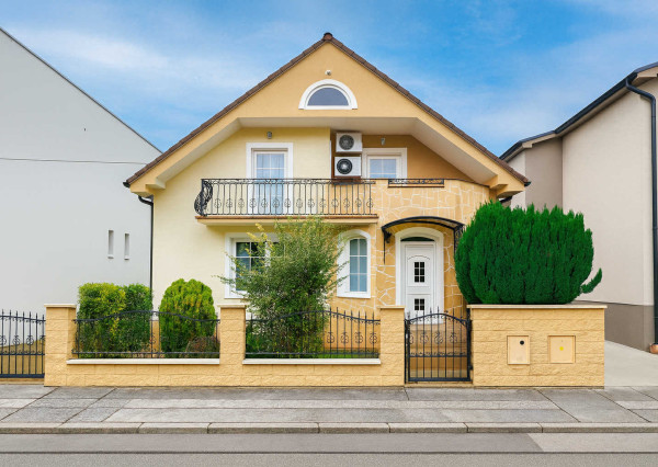 PREDAJ 7-izbový rodinný dom Piešťany - Floreát