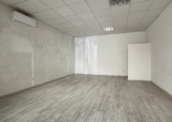 PRENÁJOM obchodné priestory, Piešťany - centrum