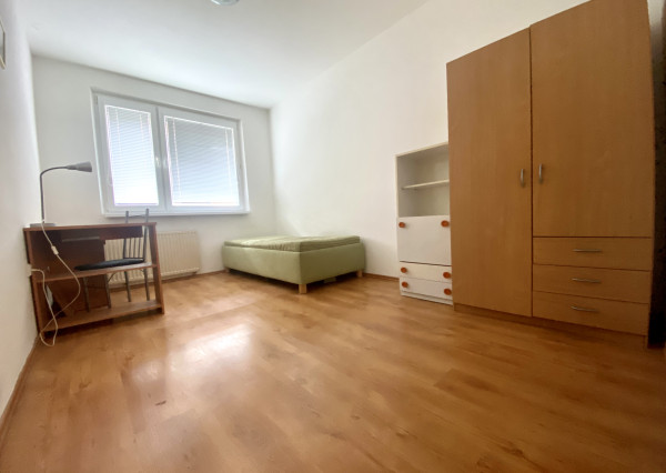 PREDAJ veľký 3izb byt, Bratislava, Dlhé Diely, ul. Beniakova