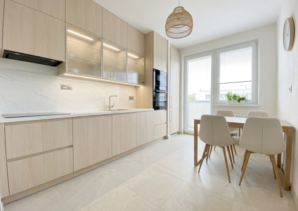 PREDAJ veľký 3izb byt, Bratislava, Dlhé Diely, ul. Beniakova