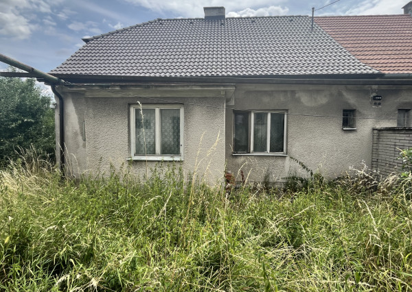 REZERVOVANÉ PREDAJ starší rodinný dom Vrbovce