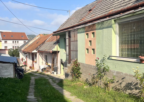 PREDAJ rodinný dom Brezová pod Bradlom