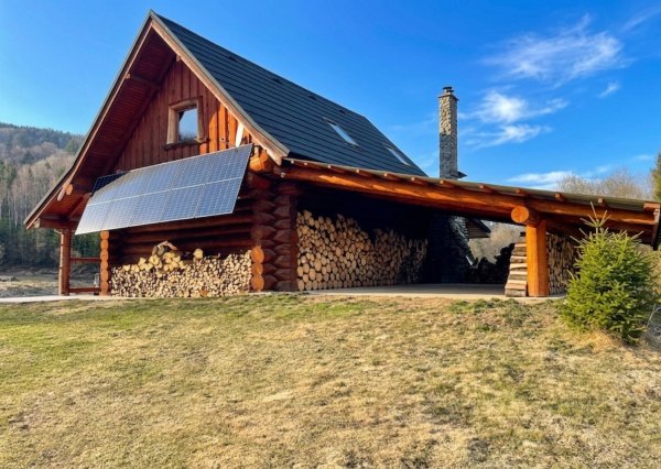 PREDAJ Chata s jazerom a pozemkami 121 000 m2