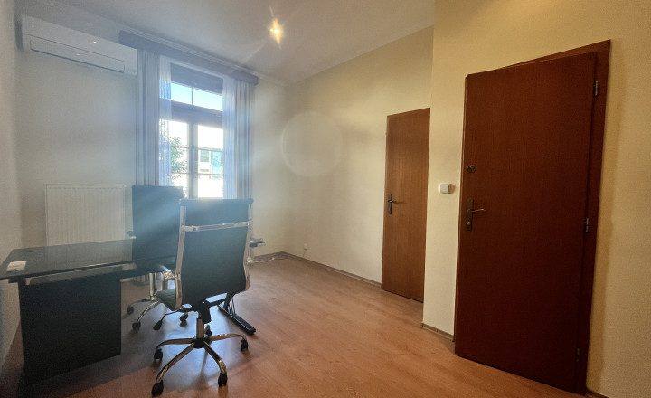 PRENÁJOM Kancelárske priestory, Piešťany - centrum - fotografia 1