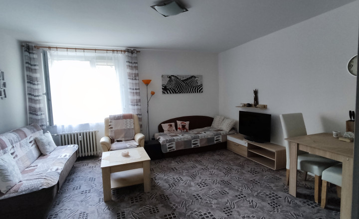 PRENÁJOM Garsónka, Brezová pod Bradlom, kompletná rek. - fotografia 1