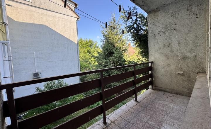 PREDAJ 2-izbový byt - Banka - fotografia 10