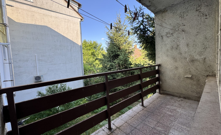 PREDAJ 2-izbový byt - Banka - fotografia 10