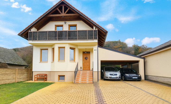 PREDAJ priestranný 4-izbový rodinný dom, Sokolovce