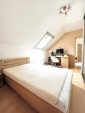PREDAJ priestranný 4-izbový rodinný dom, Sokolovce - fotografia 12