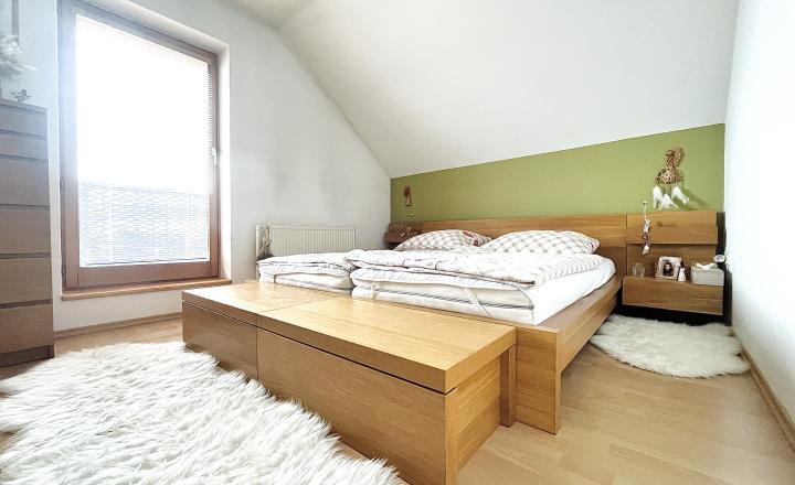 PREDAJ priestranný 4-izbový rodinný dom, Sokolovce - fotografia 14