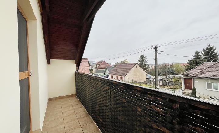 PREDAJ priestranný 4-izbový rodinný dom, Sokolovce - fotografia 18