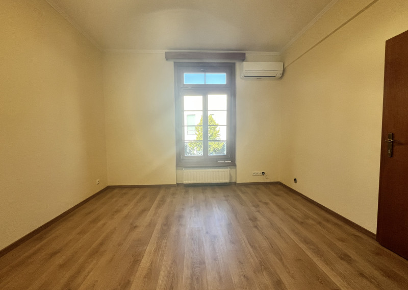 PRENÁJOM Kancelárske priestory, Piešťany - centrum - fotografia 1