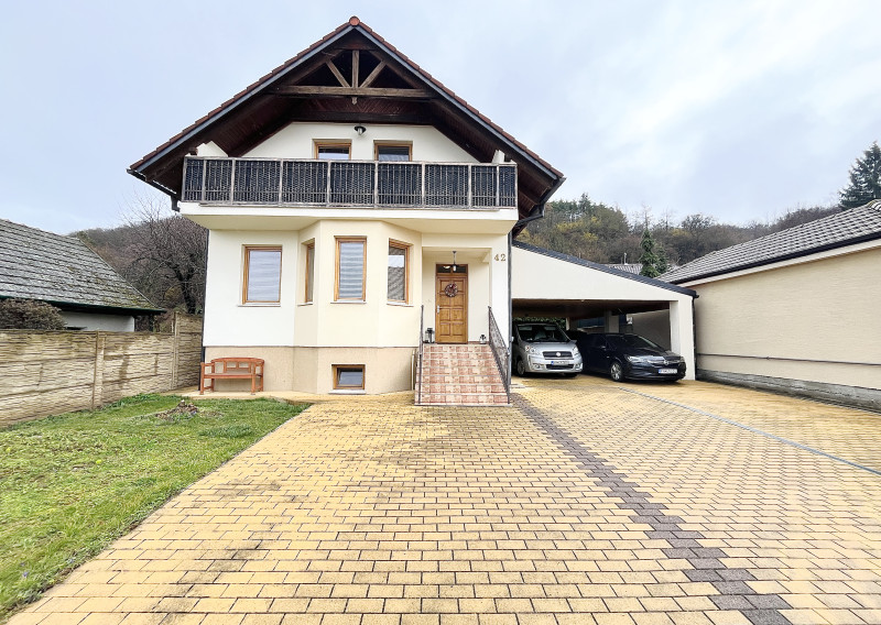 PREDAJ priestranný 4-izbový rodinný dom, Sokolovce - fotografia 3